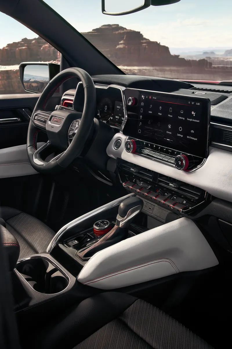 2026 GMC Canyon infotainment system at Larkin Cobb GMC in Eaton OH